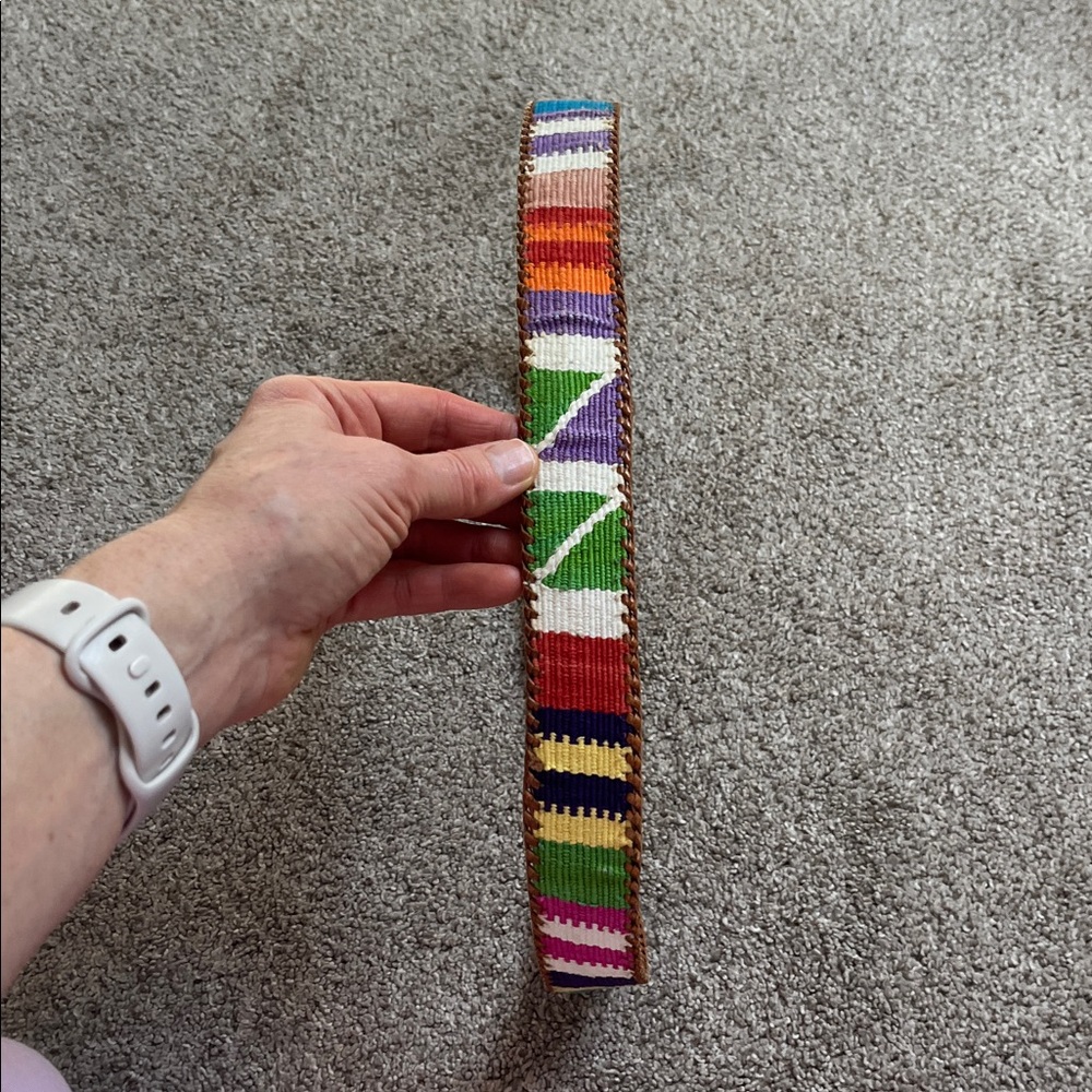 Vintage Made in Guatemala Colorful Fabric Embossed and Braided Leather 31-37 “ - Picture 2 of 16
